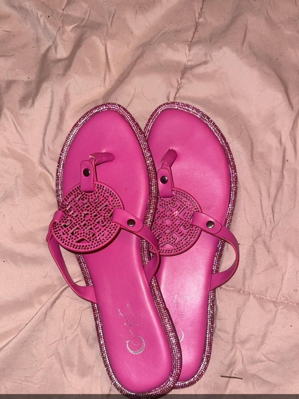 Women's Hot Pink Decorative Circle Thong Sandals